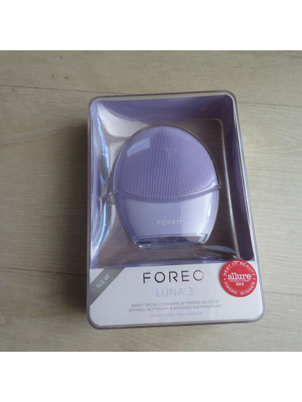 Foreo Luna 3 Smart Facial Cleansing Firming Massage Device Sensitive Skin Purple